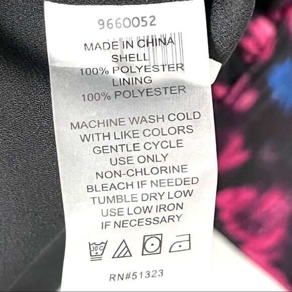 Vince Camuto Twilight Floral Wrap Blouse Size M - Picture 10 of 11